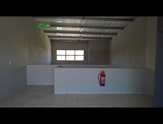 131M² STORAGE UNIT FOR SALE IN MOREHILL